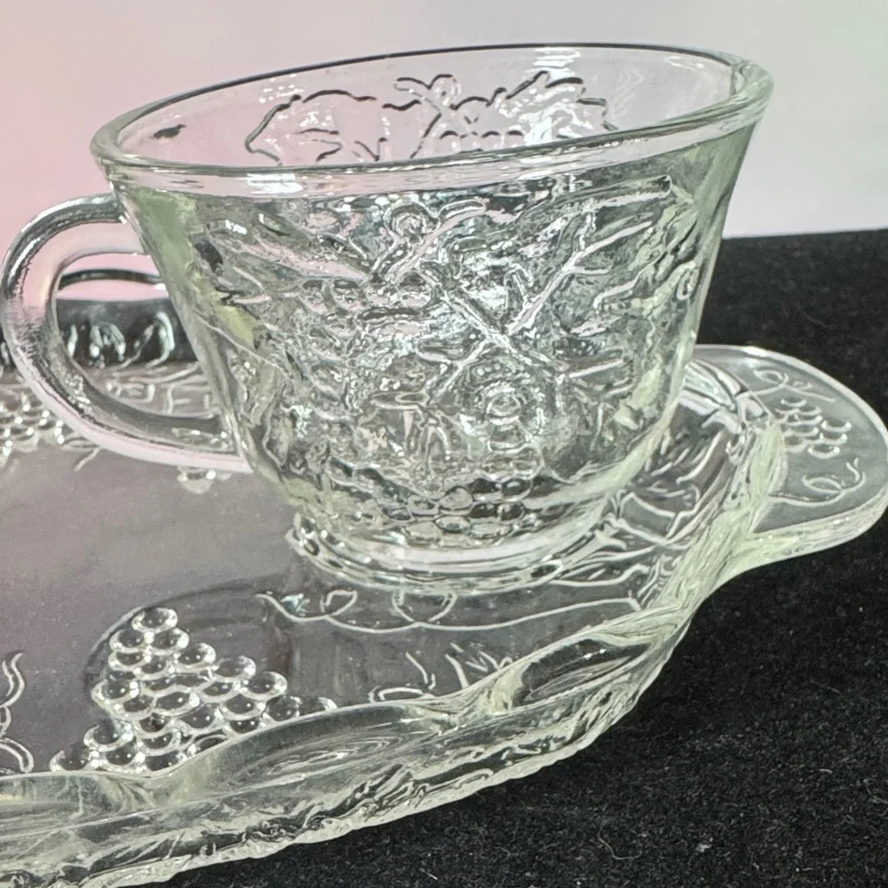 Vintage Anchor Hocking Serva-Snack Set (1 tray with matching cup)